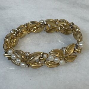 Crown Trifari Rhinestone Pearl Bracelet Vintage Gold-tone Signed